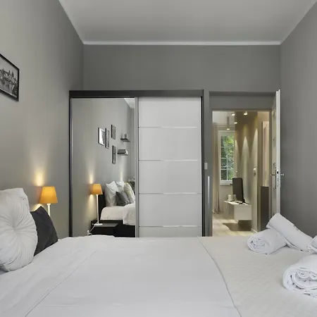 Cozy Old Town Center By Elite Apartment